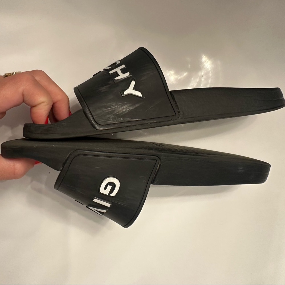 Givency Slides - image 4